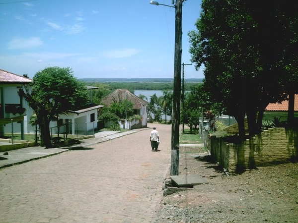 Vista do Rio Jacuí da calçada da Pousada